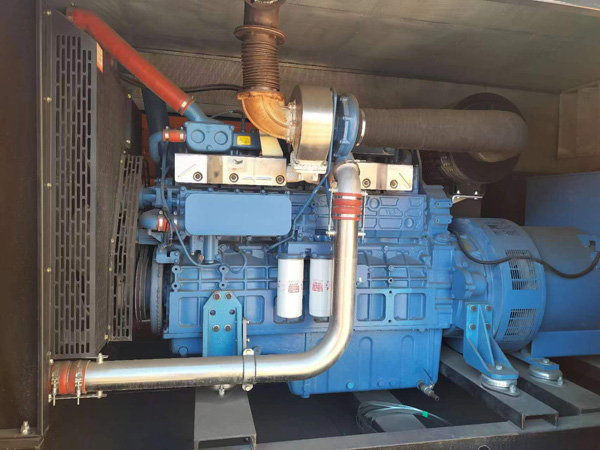 海曙柴油发电机组一般有几种电压输出？