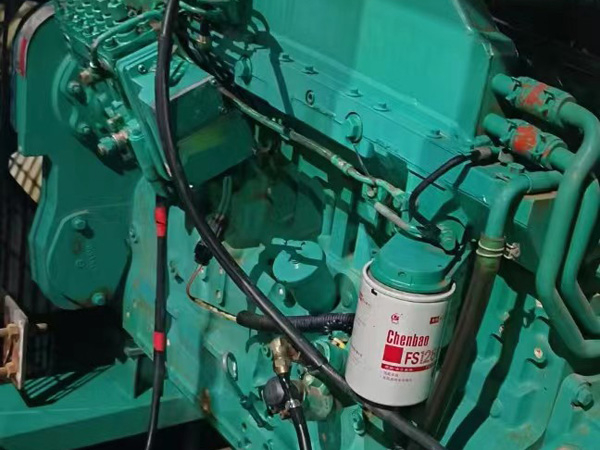 海曙如何确定新的发电机组控制系统是否与原系统兼容？